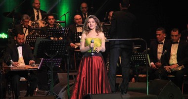 بالصور.. سميرة سعيد تبدأ حفلها فى 6 أكتوبر بأغنية "عالبال"