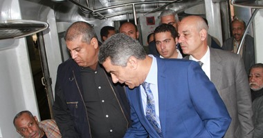 بالصور.. وزير النقل يتفقد مول ومحطة سكة حديد سيدى جابر بالإسكندرية