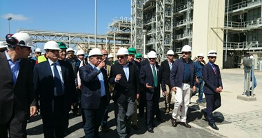 وزير البترول يتفقد مشروعات البتروكيماويات بالإسكندرية