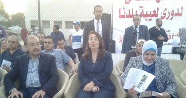 وزيرة التضامن ومحافظ الجيزة يشهدان عرضًا لفريق كورال "أنا المصرى" 
