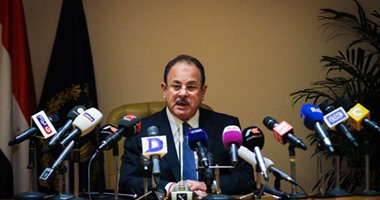 وزير الداخلية مهنئا السيسى بالعام الجديد: سندعم مناخ الأمن ومسيرة التنمية 