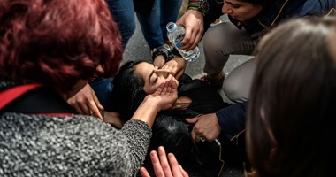 بالصور.. شرطة تركيا تعتقل سيدات خلال مسيرة بمناسبة اليوم العالمى للمرأة