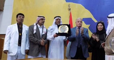 بالصور.. محافظ جنوب سيناء يكرم المجلس المصرى للقبائل العربية بجنوب سيناء