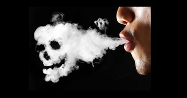 هل يتسبب التدخين الإلكترونى فى الإصابة بـ"فشار الرئة"؟