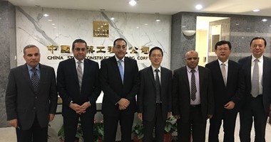 بالصور ..وزير الإسكان يلتقى مسئولى شركة "CSCEC" فى أول لقاءاته بالصين