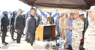 وزير الدفاع يشهد عدداً من الأنشطة التدريبية للوحدات الخاصة البحرية