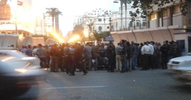 بالفيديو.. حاملو الماجستير يعلنون الاعتصام أمام البوابة الرئيسية لمجلس الوزراء