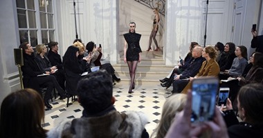 الجرأة تميز مجموعة دار أزياء "سان لوران" فى أسبوع الملابس الجاهزة بباريس