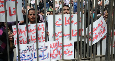 وقفة احتجاجية للعاملين باتصالات الفيوم اعتراضا على تخفيض الأرباح