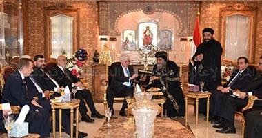بالصور.. البابا تواضروس يلتقى الرئيس العراقى 