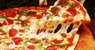 طريقة عمل عجينة البيتزا بخطوات سهلة وبسيطة