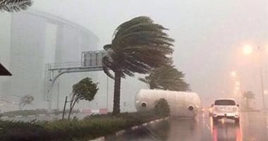 العاصفة المدارية خافيير تقترب من منتجع باجا كاليفورنيا فى المكسيك