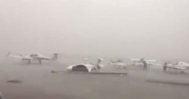 رواد مواقع التواصل يتداولون فيديو لتحطم طائرات بمطار أبو ظبي بسبب العاصفة