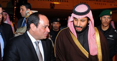 الرئيس السيسي يصل مطار الملك خالد بالسعودية