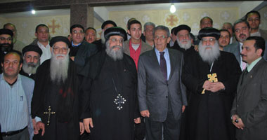 بالصور.."موسى" خلال جولته الانتخابية بالبحيرة: الرئيس التوافقى "طبخة"تأخذ من حق المصرى فى انتخاب رئيسه..والنائب العام يوجه الاتهام ولا يحاكم..وحكومة "الجنزورى"انتقالية والرئيس القادم سيشكل أخرى جديدة