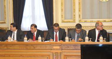 "اليوم السابع " ينشر تفاصيل لقاء الدكتور حازم الببلاوى برؤساء تحرير الصحف.. الحكومة تستنكر تهديدات بيت المقدس للسياح بمصر.. ووزير الاستثمار: استثمارات الخليج بمصر عقب 30 يونيو بلغت 50 مليار دولار 