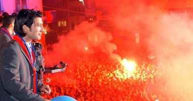 صحيفة: ساحة "Barfusserplatz" تنتظر صلاح والننى