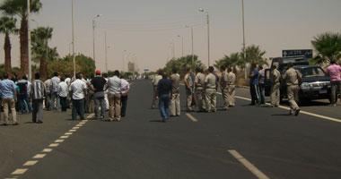 عناصر" الإخوان" يقطعون طريق "القاهرة ـ أسوان" الزراعى ببنى سويف