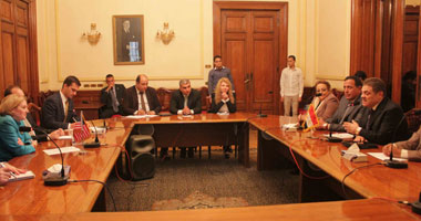 السفيرة الأمريكية تزور حزب الوفد