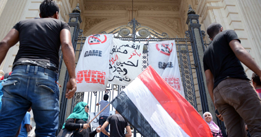 متظاهرو "القبة" يغلقون القصر حتى سقوط الإخوان