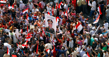 أنصار "الإخوان" يعتدون على مسيرة مؤيدة لـ"السيسي" ببنى سويف 