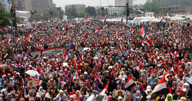 متظاهرو التحرير ينظمون دورة كرة قدم بشارع طلعت حرب