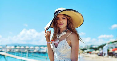 مجموعة متنوعة من قبعات الشاطىء لصيف مشمس.. تصميمات مميزة تحمى من أشعة الشمس الحارقة