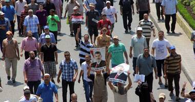 مسيرة ضد الجيش لــ" المحظورة" بالإسماعيلية فى احتفالات ذكرى النصر