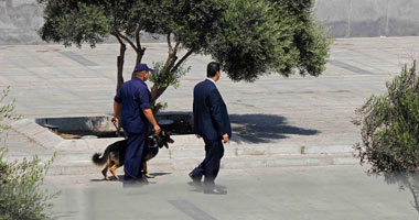 خبراء المفرقعات يبطلون مفعول عبوة بدائية الصنع أمام مركز شرطة بلبيس