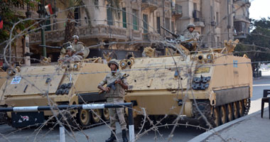 قوات الجيش تطبق حظر التجوال بـ"التحرير" وتغلق الميدان