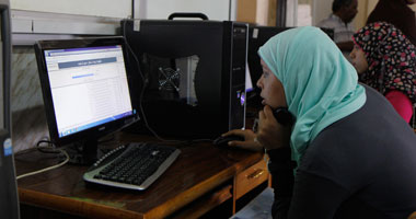 توافد طلاب الشهادات الفنية على معامل التنسيق بجامعتى القاهرة وعين شمس