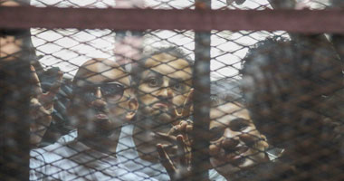 النيابة تتلو أمر علاء عبد الفتاح و25 آخرين فى أحداث الشورى