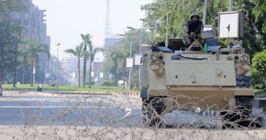 الجيش يواصل إغلاق الشوارع المؤدية لـ"مصطفى محمود" رغم انتهاء الحظر