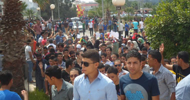 وقفة صامتة لطلاب الإخوان بجامعة حلوان للمطالبة بالإفراج عن زملائهم