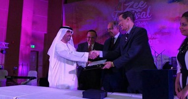 رئيس جامعة النيل يسلم مفتاح مدنية الشيخ زايد لسفير الإمارات
