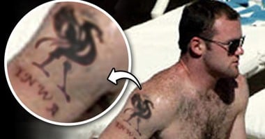 "ديلى ستار" تحتفل بأبريل من خلال كشف ولاء رونى لليفربول