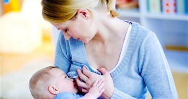 للمرضعات احذرى.. المضادات الحيوية وأدوية البرد تقلل لبن الأم