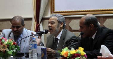 جامعة الأزهر تكرم عددا من الوزراء السابقين