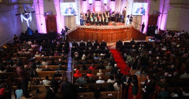 المحافظون "كعب داير" على كنائس مصر للتهنئة بعيد القيامة..محافظ المنيا: مصر آمنة رغم حقد الحاقدين.."الشرقية":سنظل شعبًا واحدًا.."الوادى الجديد":نحن نسيج واحد..والأيتام المسيحيون يستقبلون محافظ الأقصر