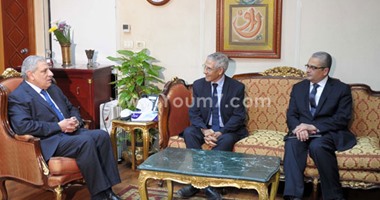 بالصور.. محلب ووزير تعليم المغرب يعلنان الاتفاق على مبادرة تعاون مصرى مغربى
