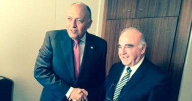 شكرى يلتقى بوزير خارجية مالطا ويناقش معه الأزمة فى ليبيا