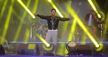 بالصور.. محمد حماقى يحيى حفلا غنائيا بالسخنة احتفالا بشم النسيم