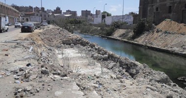 بالصور.. حى غرب الإسكندرية يواصل أعمال إنشاء كوبرى كفر عشرى