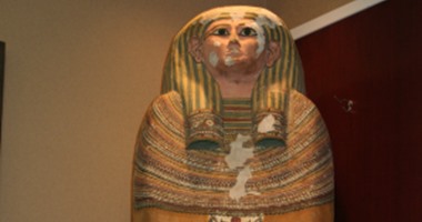 تفاصيل تحقيقات النيابة مع عصابة تهريب غطاء تابوت فرعونى فى تجويف كنبة للكويت
