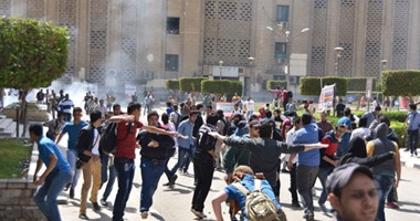 النيابة تبدأ التحقيق مع 15 طالبا فى اشتباكات جامعة القاهرة