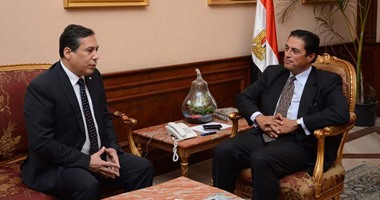 محافظ الإسكندرية يبحث فتح سوق اقتصادية وتجارية بين مصر وباراجواى