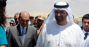 وزير الدولة الإماراتى يغادر القاهرة عائدا إلى أبو ظبى