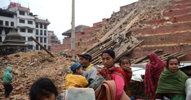 انتشال 4 أشخاص أحياء من أنقاض زلزال نيبال