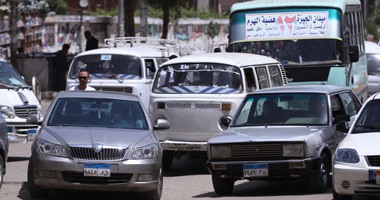 إصابة شخص إثر انقلاب سيارة ملاكى فى شارع فيصل اتجاه شارع السودان