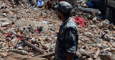 مساعدات للناجين في المناطق المتضررة في نيبال والحصيلة 7557 قتيلا